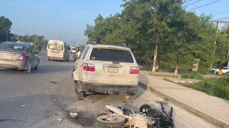 Motociclista grave tras accidente en la Av. López Portillo