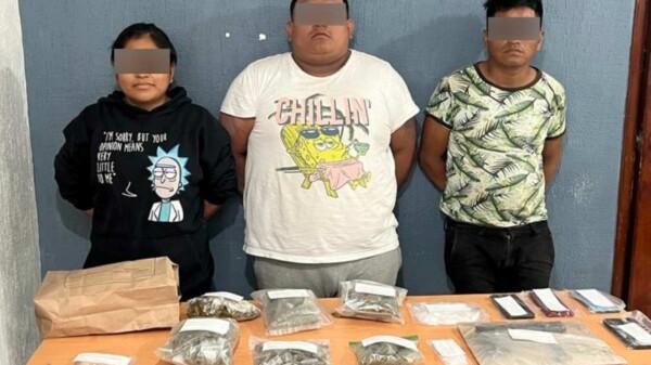 Capturan a dos hombres y una mujer por narcomenudeo y portación de arma de fuego