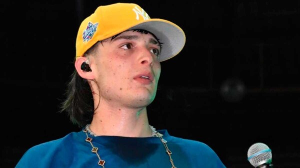 Narcotraficantes de Tijuana amenazan a Peso Pluma