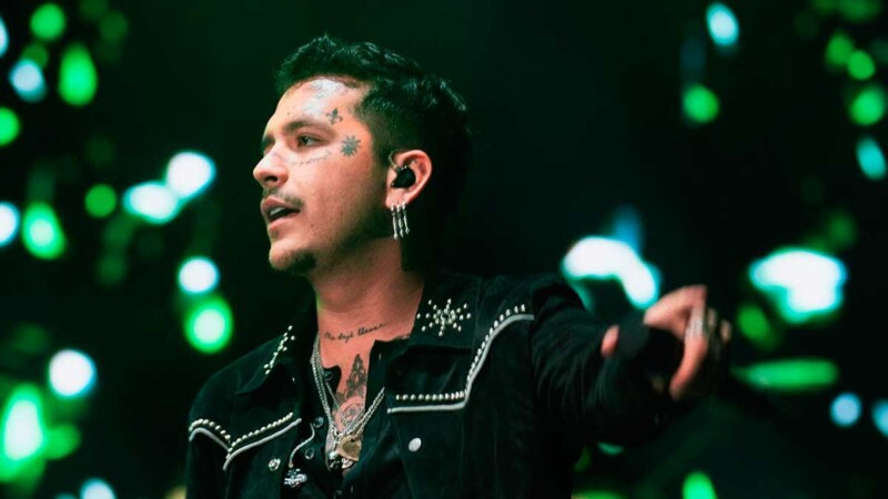 No queda huella de Belinda; Así luce Nodal con la eliminación de sus tatuajes