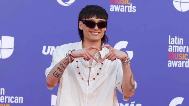 Peso Pluma reacciona a las narcomantas en Tijuana