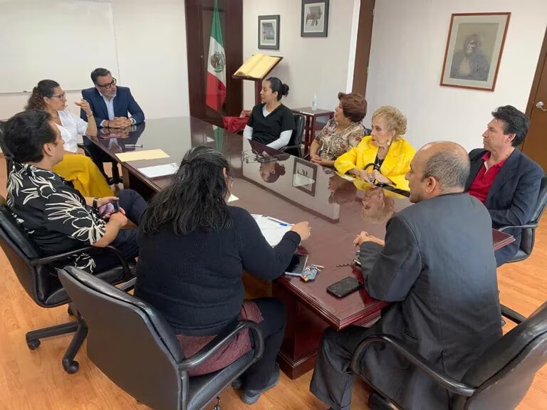 Silvia Pinal registra su nombre ante el IMPI