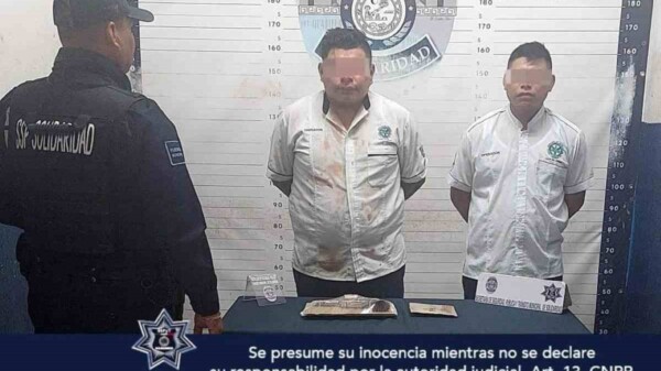 Detienen a dos taxistas pistoleros en Playa del Carmen