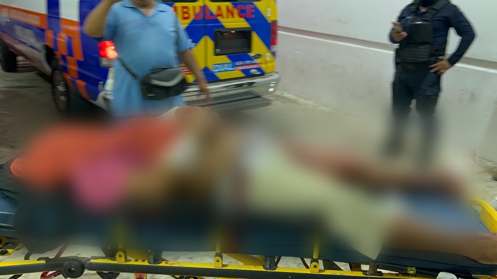 Un muerto y un herido en ataque a balazos en Villas Otoch Paraíso; el sobreviviente fue llevado a un hospital en donde rindió declaración.