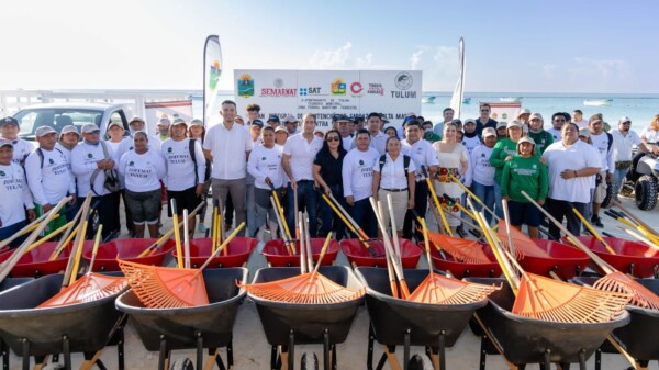 Diego Castañón activa plan integral de contención al sargazo y entrega vehículos a la Zofemat Tulum