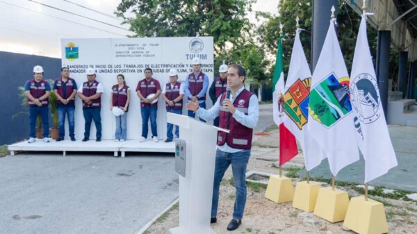4T continúa en Tulum: Diego Castañón pone en marcha alumbrado y electrificación en la Unidad Deportiva.