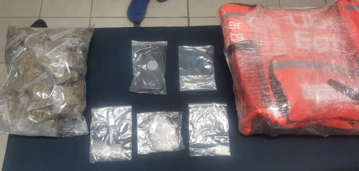 Detienen con drogas a cuatro sujetos en Playa del Carmen; varios envoltorios con enervantes fueron asegurados en diversos puntos de la ciudad