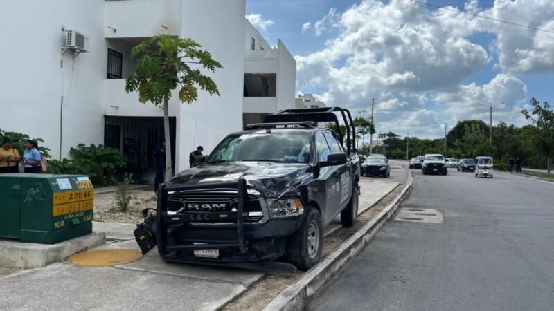 Accidente entre unidades de seguridad deja daños materiales