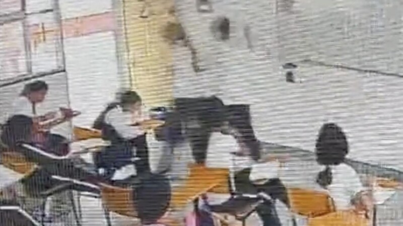 Alumno de secundaria apuñala a su maestra en Coahuila