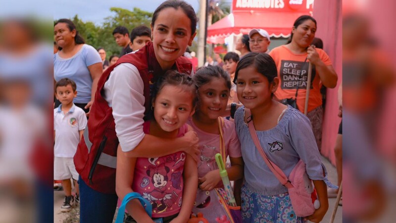 Ana Paty Peralta y vecinos de la SM 253 contribuyen por un Cancún limpio