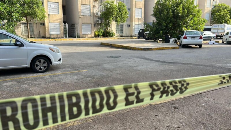 Asesinan a balazos a una mujer en el fraccionamiento Prado Norte de Cancún.