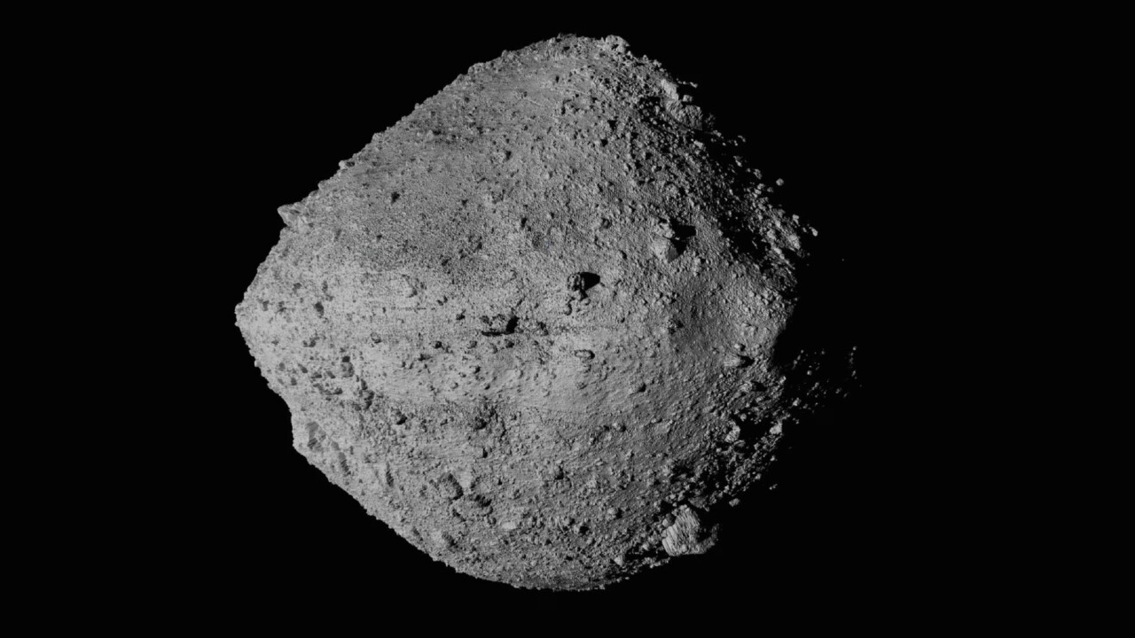 El asteroide Bennu de donde se extrajeron las muestras traídas a la Tierra.