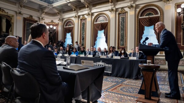 Casa Blanca corrige a Biden, sobre los “niños decapitados”