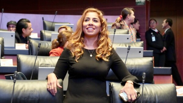 Marybel Villegas apoya a trabajadores en restructuración de créditos Infonavit