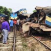 Choque de trenes deja 17 muertos en Bangladesh.