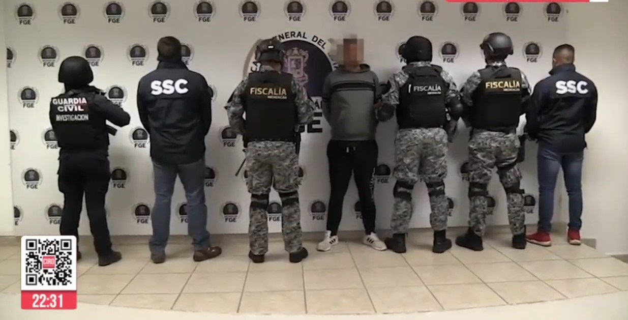 Arresto de uno de los delincuentes que atentaron en contra del comunicador Ciro Gómez Leyva, el personaje en la imagen es el presunto tirador.