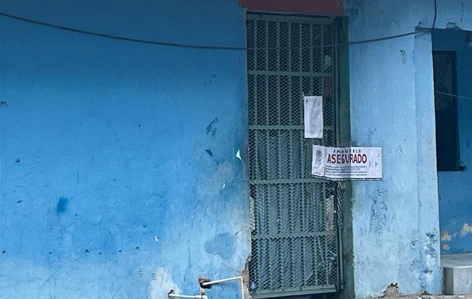 Decomisan droga y detienen a cuatro en un cateo en Playa del Carmen; la FGR aseguró un domicilio en la colonia Colosio.