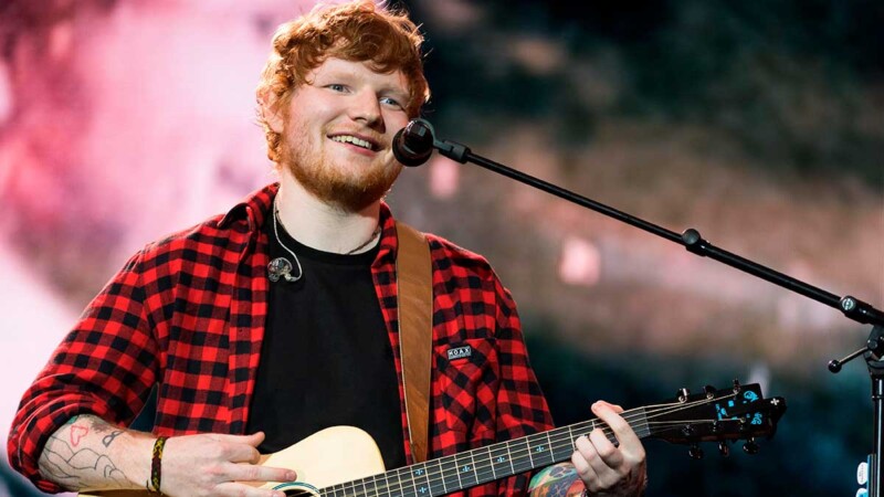 Ed Sheeran revela que hizo su propia tumba en el patio de su casa