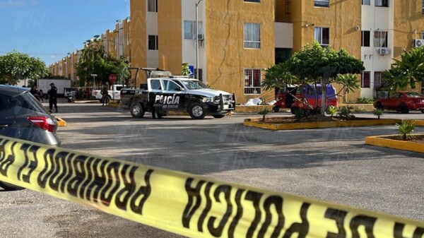 Asesinan a balazos a dos personas en la SM 249 de Cancún