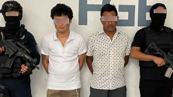 Detienen a dos por delitos contra la salud en un cateo en Playa del Carmen.