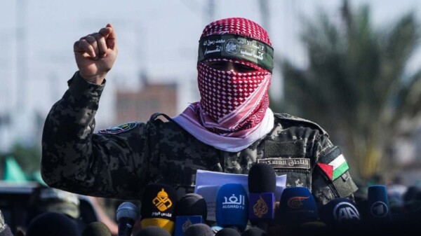 Libera Hamas a 2 rehenes de EU, “por razones humanitarias”