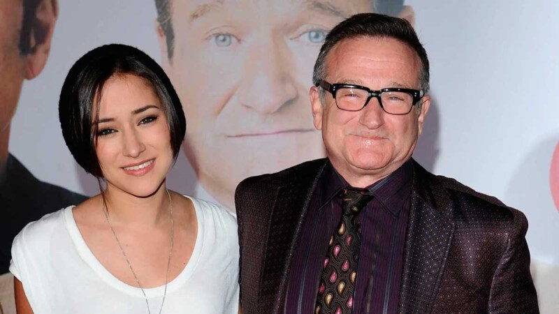 Hija de Robin Williams explota contra la IA por recrear voz de su padre