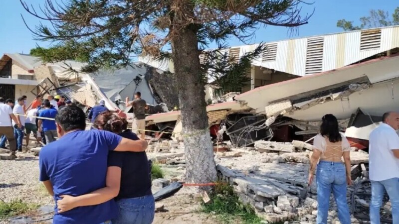 Lamenta AMLO desplome del techo en iglesia en Tamaulipas