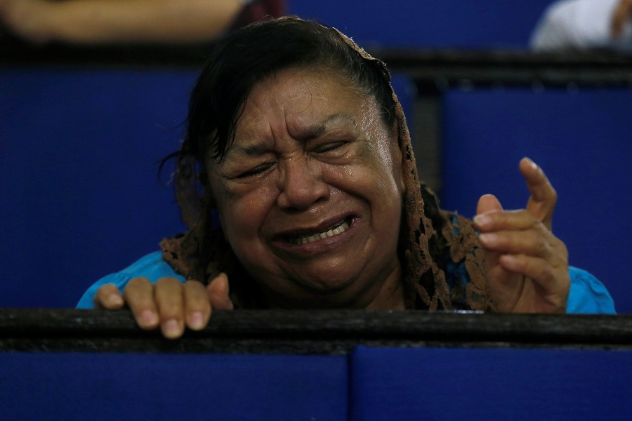 Imagen de archivo. Fieles de la Iglesia La Luz del Mundo se congregan para rezar por la liberación de su líder, Naasón Joaquín García, detenido en Estados Unidos por acusaciones de trata de personas, pornografía infantil y abuso sexual de menores.
