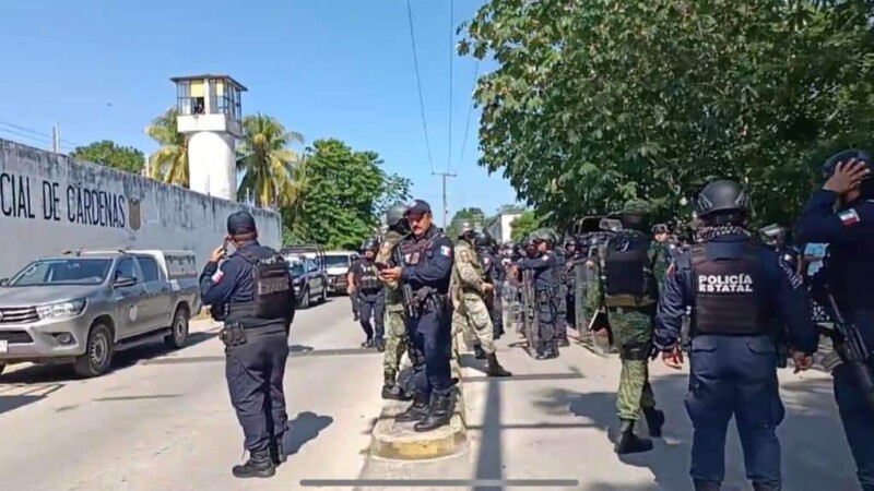 Motín en penal de Tabasco deja 5 muertos y varios heridos.