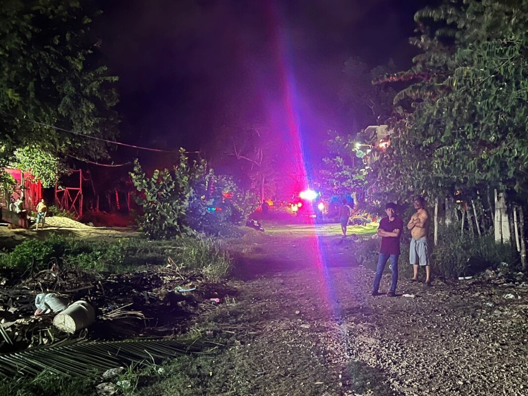 Otro ataque armado en Tulum deja un muerto y un lesionado; motosicarios llegaron hasta un domicilio en la colonia 2 de Octubre.