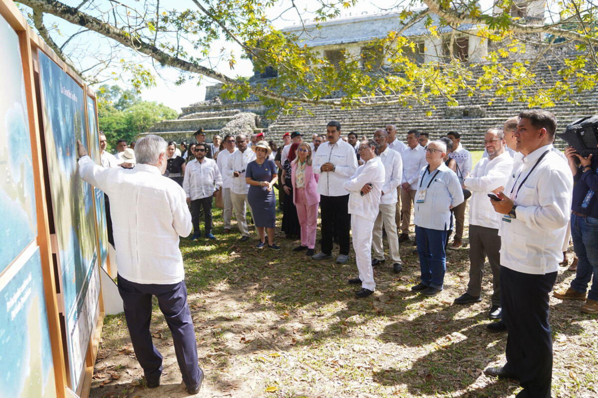 Durante el Encuentro de Palenque, por una vecindad fraterna y con bienestar, el presidente Andrés Manuel López Obrador afirmó que la suma de esfuerzos, voluntades y recursos de los países de América Latina, Centroamérica y el Caribe es fundamental para solucionar el fenómeno migratorio desde la atención a las causas.