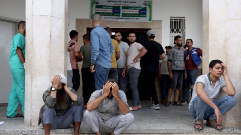 Médicos palestinos tratan de salvar vidas bajo asedio israelí