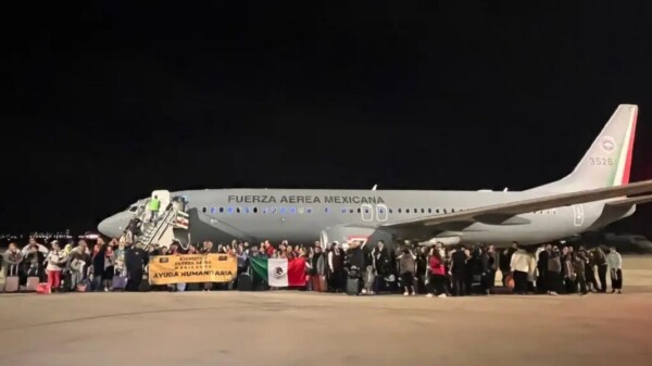 ¡Bienvenidos!, aterrizan connacionales de Israel