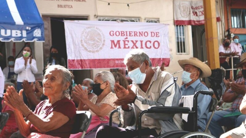 Adelantarán pensiones y becas a damnificados en Guerrero