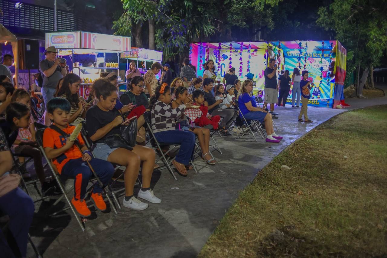 Revitaliza gobierno de Ana Paty Peralta zona fundacional con eventos familiares; se llevaron a cabo en la explanada del auditorio “Cecilio Chi”.