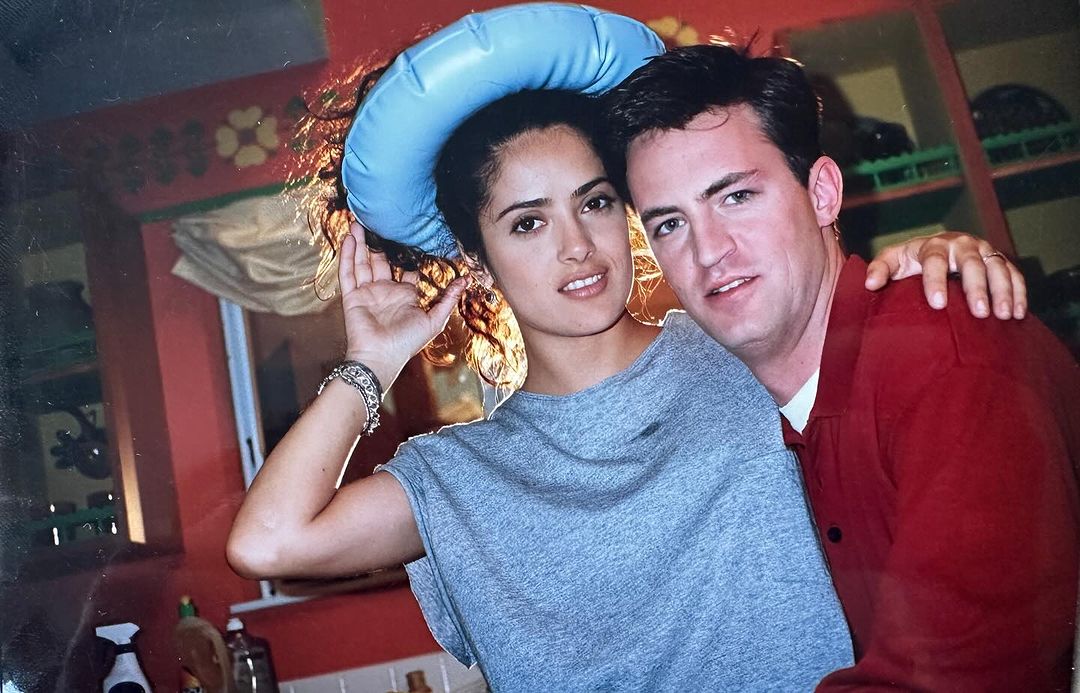 Salma Hayek envía conmovedor mensaje tras el deceso de Matthew Perry