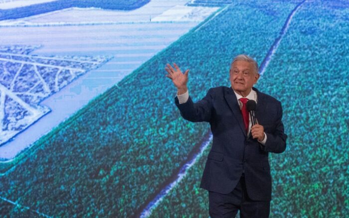 Lanza el presidente López Obrador ultimátum a Calica; afirma que siguen los planes de declarar la zona como Área Natural Protegida.