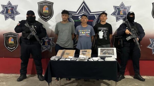 Detienen a 3 narcomenudistas armados en Villas Otoch Paraíso