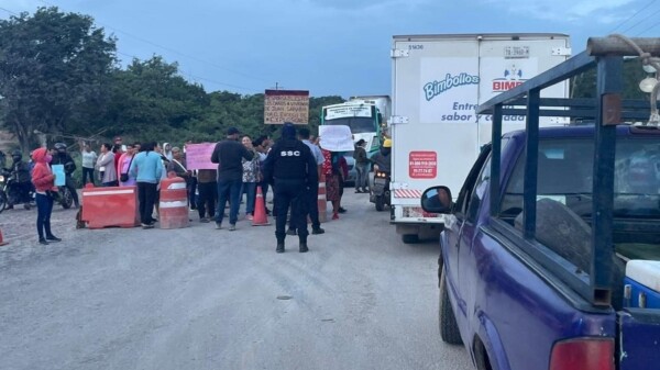 Habitantes de Juan Sarabia bloquean la carretera Chetumal-Escárcega