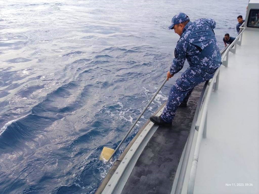 Asegura la Marina más de 40 kilos de droga en costas de Quintana Roo; los decomisos se lograron tanto entidad como en el mar en 3 municipios.