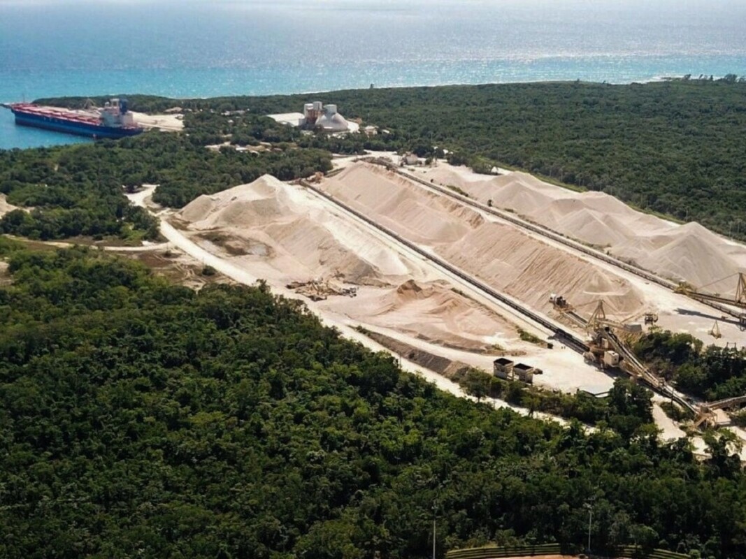 El presidente Andrés Manuel López Obrador quiere declarar Área Natural Protegida los terrenos de la mina Calica, filial de la estadunidense Vulcan Materials, ello a pesar de no tener aún un acuerdo de compra-venta.