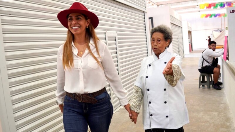 Recorre Marybel Villegas la Región 100 de Cancún