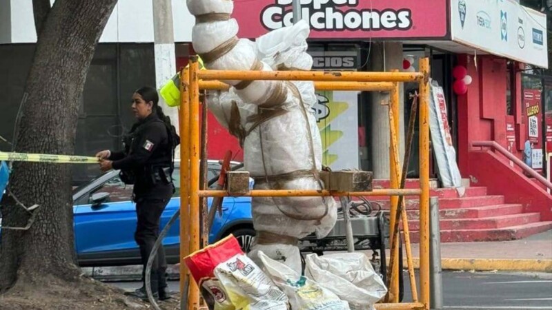 Policías en Guadalajara confunden estatua con cadáver