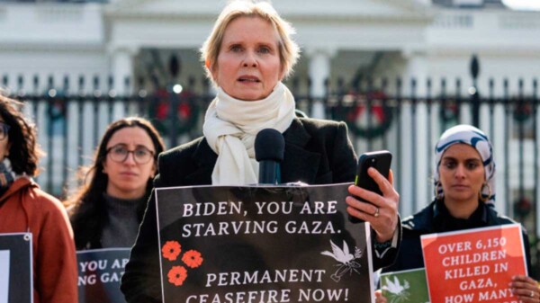 Cynthia Nixon se suma a huelga de hambre por conflicto Israel-Hamás