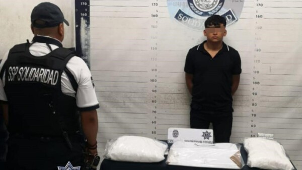 Detienen a venezolano por robo a comercio en Playa del Carmen.