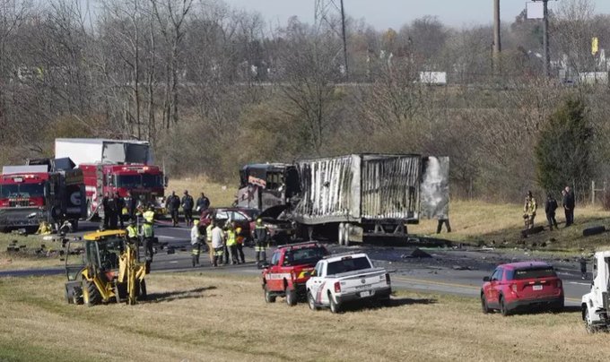 Devastador accidente en Ohio deja seis muertos y numerosos heridos; un autobús escolar lleno de estudiantes de secundaria estuvo involucrado.