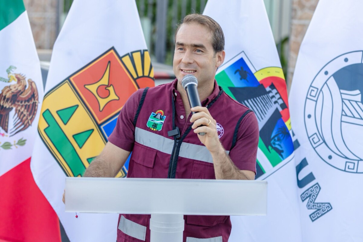 Diego Castañón pone en marcha construcción del drenaje sanitario en la colonia Huracanes; cada peso que ingresa se invierte en beneficio de la gente, afirmó el edil.