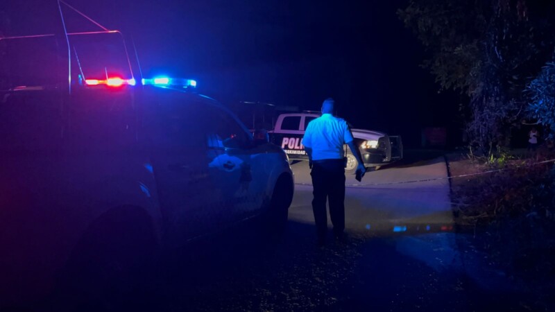 Ejecutan a un sujeto a bordo de un vehículo en El Pedregal