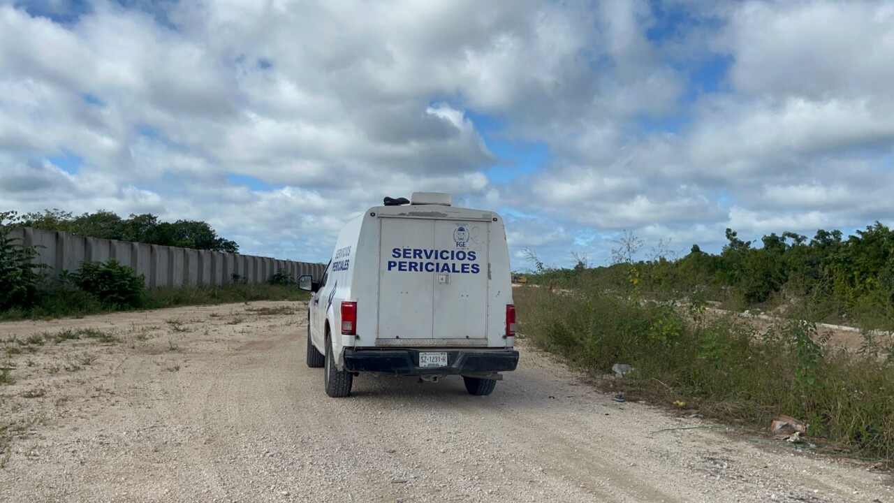 Ejecutan a obrero en una construcción al final de Prado Norte en Cancún; los hechos se registraron esta tarde en la Región 260.
