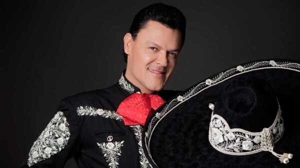 Mariachis ventilan abusos de Pedro Fernández